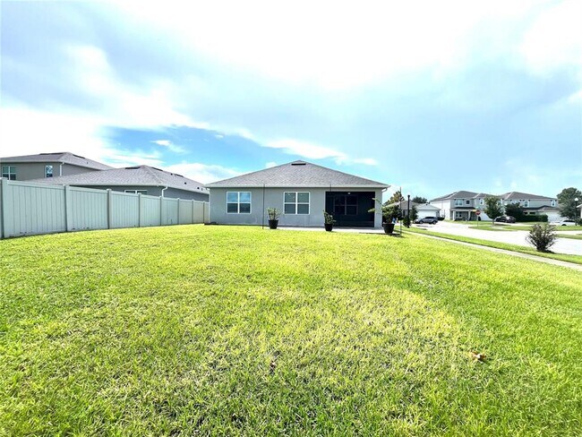 Building Photo - 5255 Bracks Landing Dr