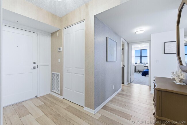 Foto del edificio - 3400 N Ocean Dr
