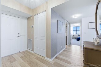 Building Photo - 3400 N Ocean Dr