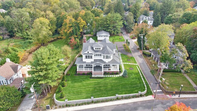 Foto del edificio - 882 River Rd