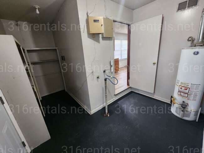 Foto del edificio - $995 - 3 bedroom / 1 bathroom - Single Fam...