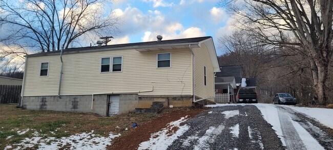 Foto del edificio - 3 Bedroom / 1 Bath Ranch Home  Rogersville TN