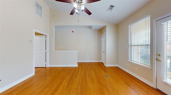 Foto del edificio - 811 Bradford Ave