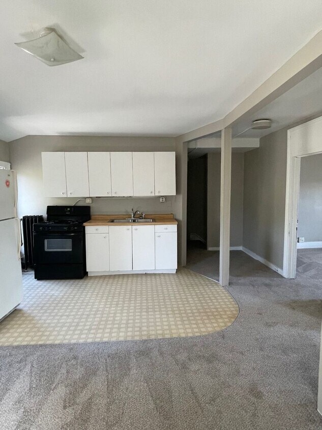 Primary Photo - 316 Maple Ave