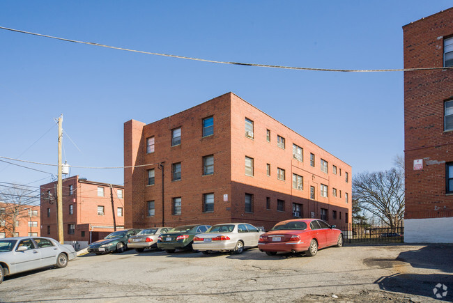 Foto del edificio - 140 Kenilworth Ave NE