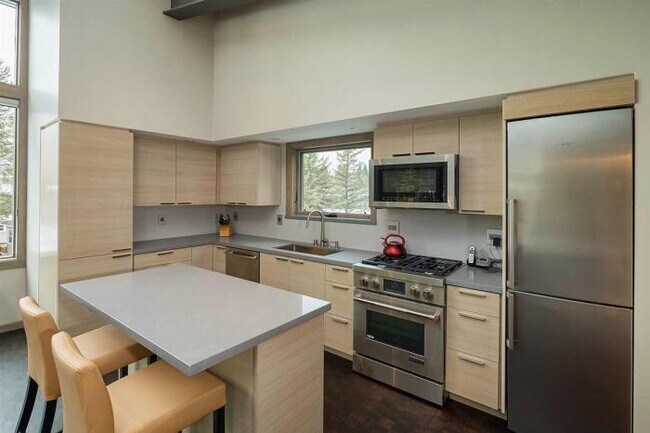 Building Photo - 1 bedroom in Tahoe Vista CA 96148