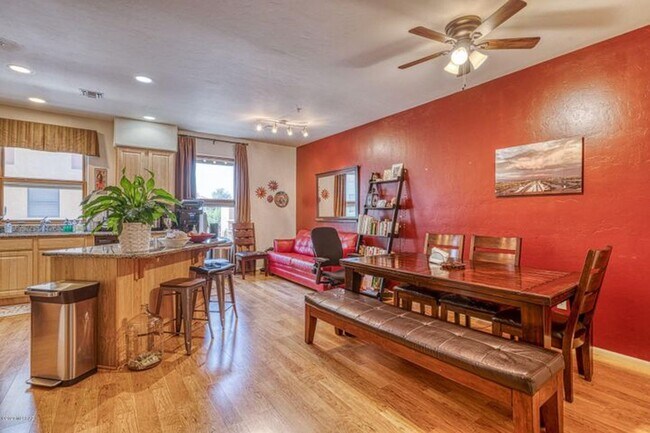 Building Photo - Fantastic home located in A Gated Communit...
