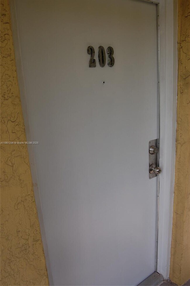 Foto del edificio - 1334 Collins Ave