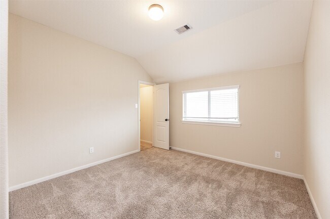 Foto del edificio - 24943 Blue Mountain Park Ln