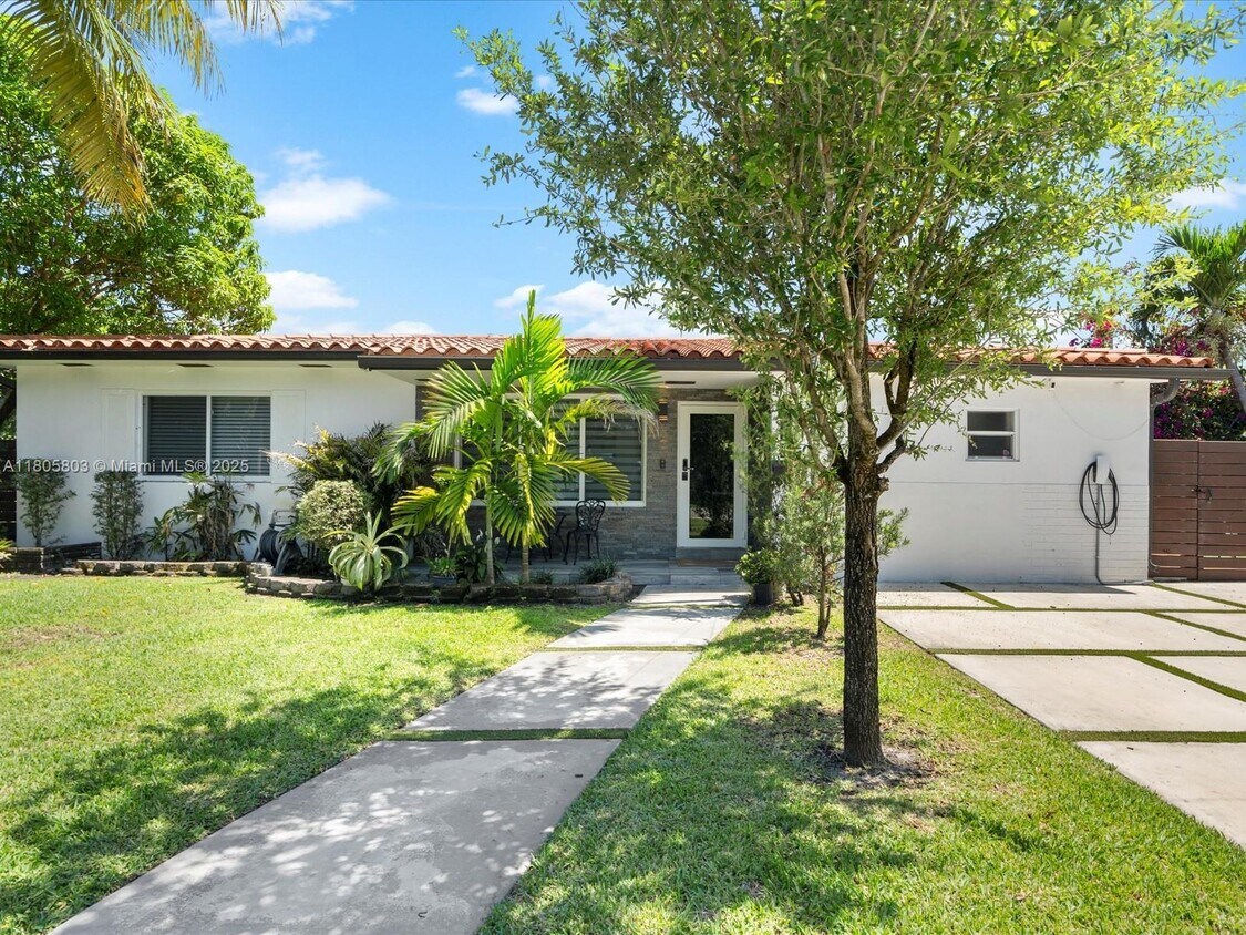 Primary Photo - 1280 NE 137th Terrace