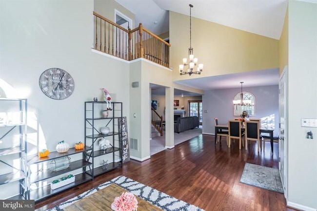 Concepto abierto, piso principal - 111 Shoal Creek Dr