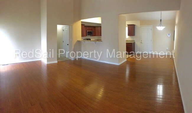 Building Photo - 1426 Des Moines Ave