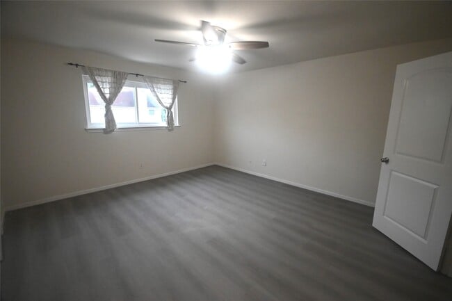 Building Photo - 9419 Fondren Rd