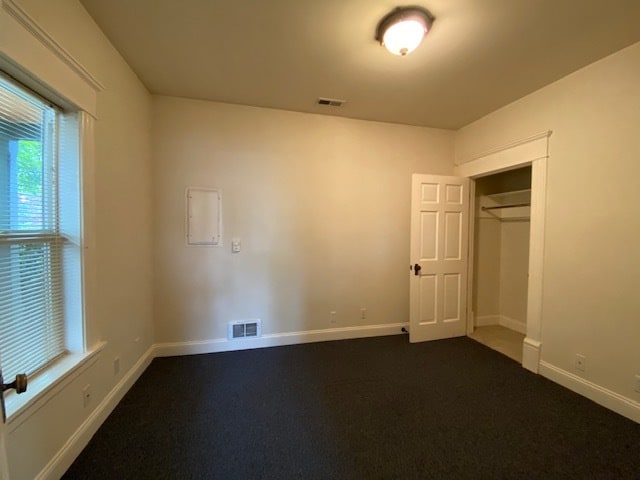 Building Photo - 704 27th Ave