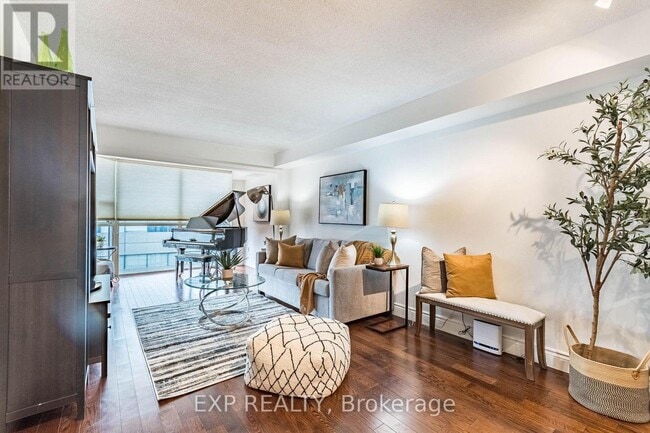 Building Photo - 705 King St W