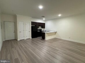 Building Photo - 1812 Main St