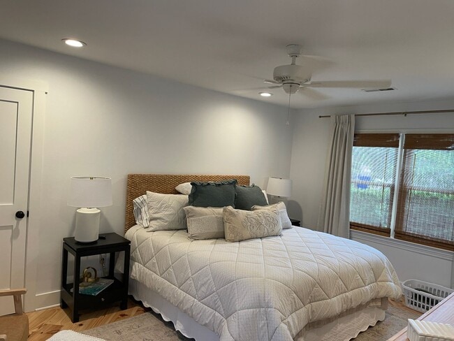 Photo - Old Village Cottage - 1.5 Blocks to Pitt S... House