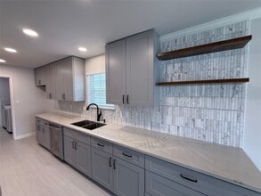 Building Photo - 6518 Briar Terrace Dr