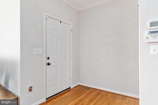 Building Photo - 20 Regency Dr