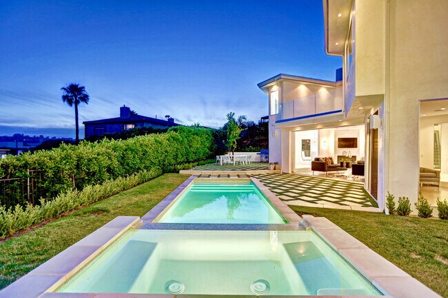 Building Photo - 2379 Venus Dr
