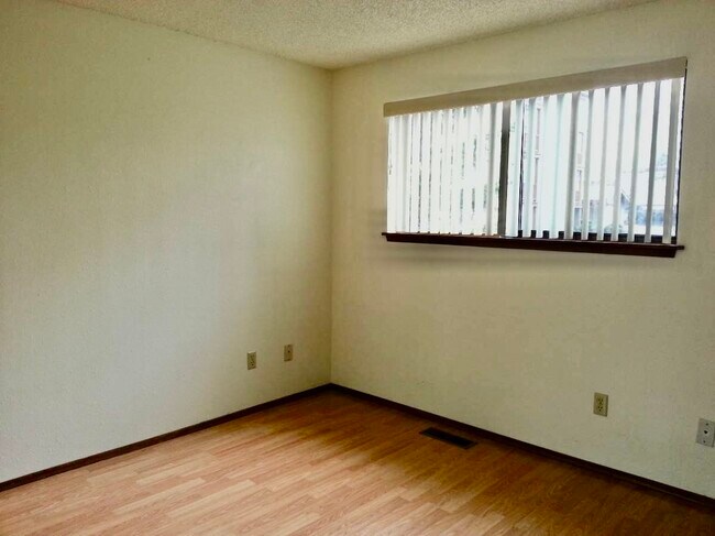 Foto del edificio - 3218 Pine Rd