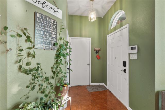 Building Photo - 836 W Colony Dr