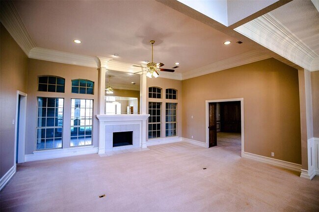 Building Photo - 500 Evergreen Dr