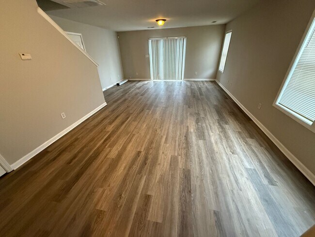 Foto del edificio - Well Maintained home in North Charlotte!