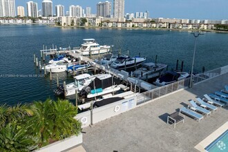 Building Photo - 18051 Biscayne Blvd