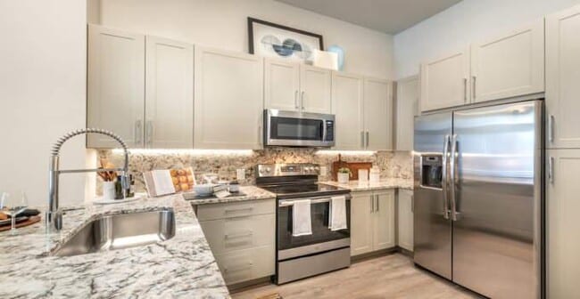 Building Photo - 3 bedroom in Dallas TX 75240