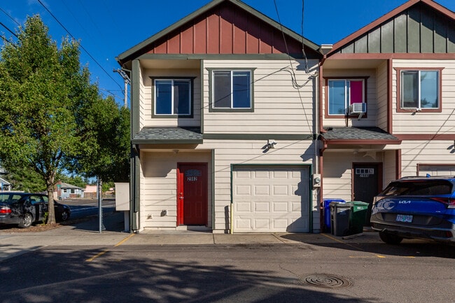 Building Photo - 2982 SE 122nd Ave