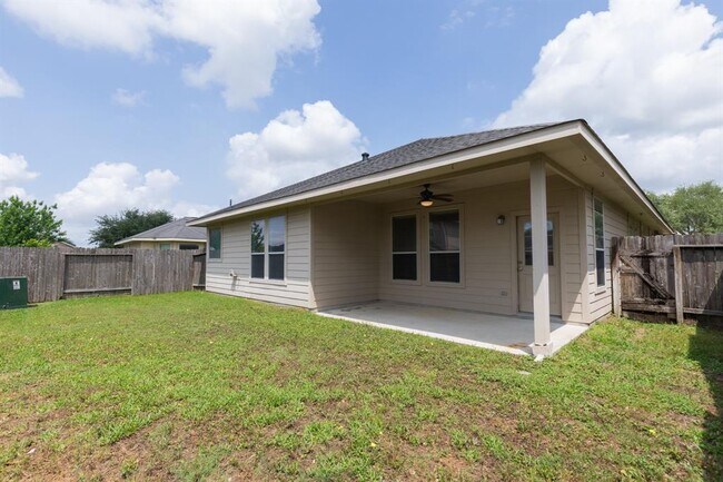 Foto del edificio - 7435 Boerne Creek Dr