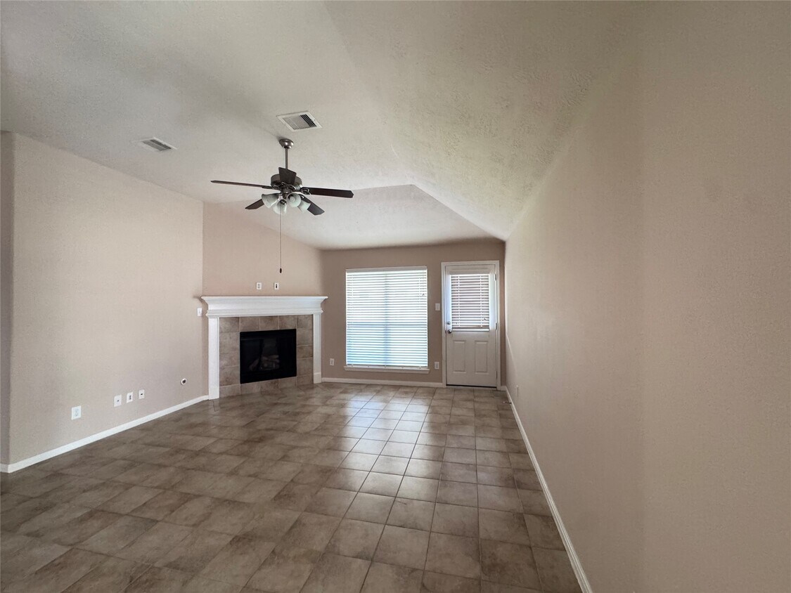 Building Photo - 25210 Ginger Ranch Dr