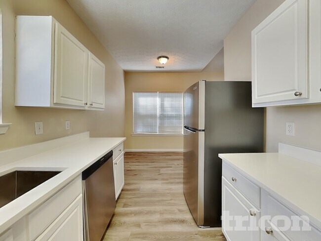 Building Photo - 1421 Highgrove Way