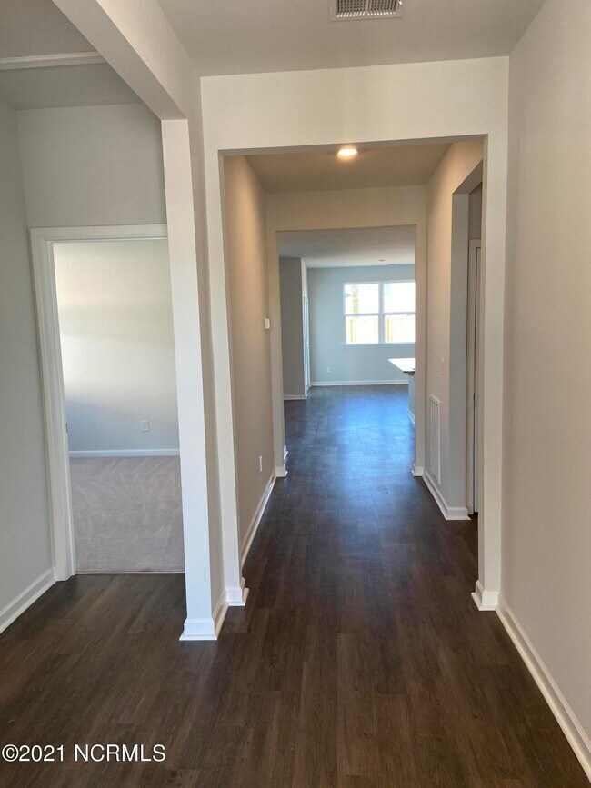 Building Photo - 8351 Slippery Elm Ct