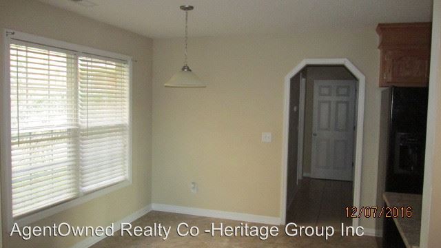 Building Photo - 4 br, 2 bath House - 2145 Hobbit Way