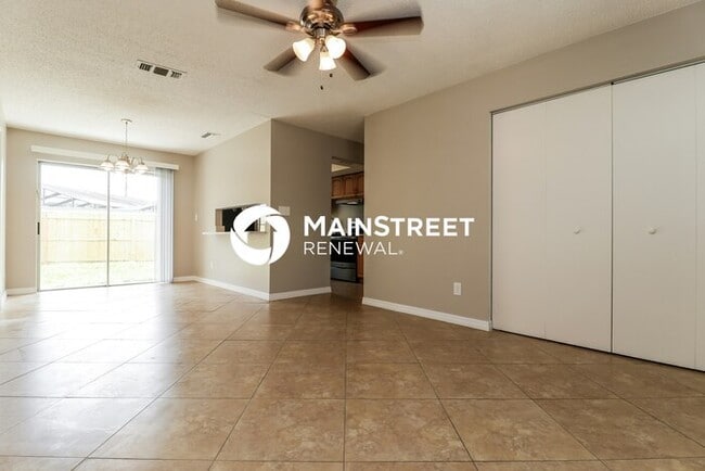 Building Photo - 4 Bedroom Pet-Friendly Home in Seminole, FL with Main Street Renewal