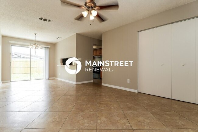 Foto del edificio - 4 Bedroom Pet-Friendly Home in Seminole, FL with Main Street Renewal