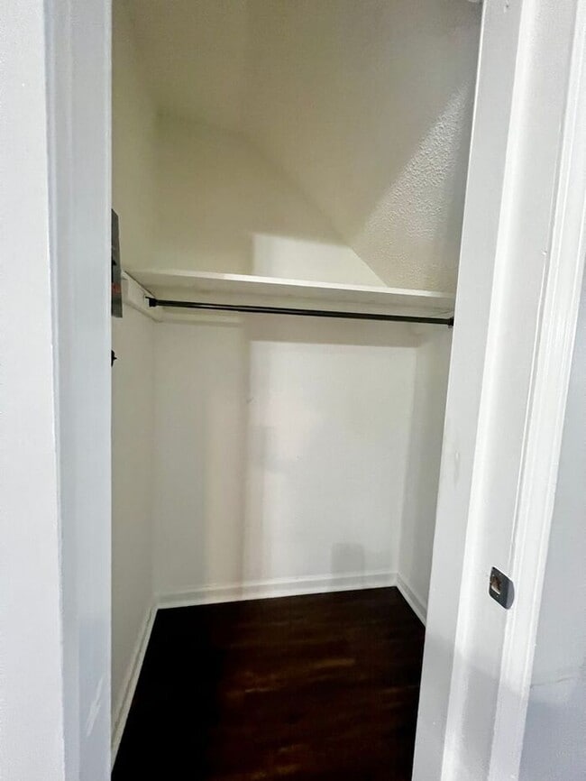 Foto del edificio - Overton Square Neighborhood Spacious 1bd/1ba!