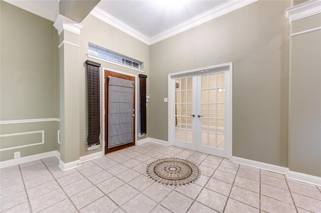 Building Photo - 1819 Misty Oaks Ln