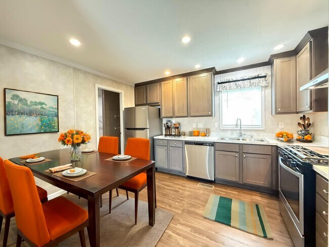 Foto del edificio - 38079 Orleans St