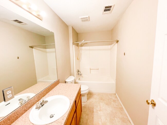 Building Photo - 2704 Clemson Cir