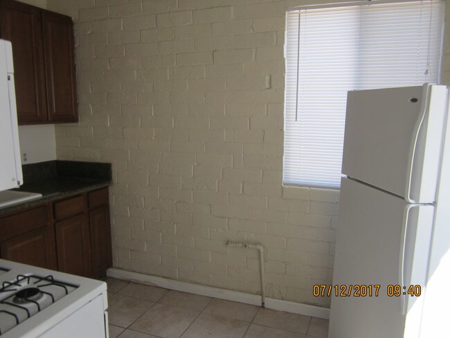 Building Photo - 2215 W Olive Ave