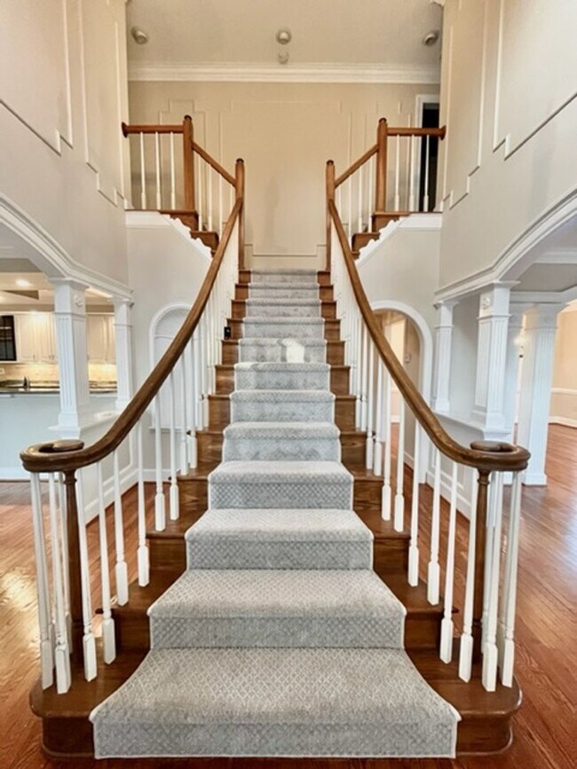 Building Photo - 9900 Foxborough Cir