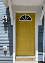 Building Photo - 14 N High St