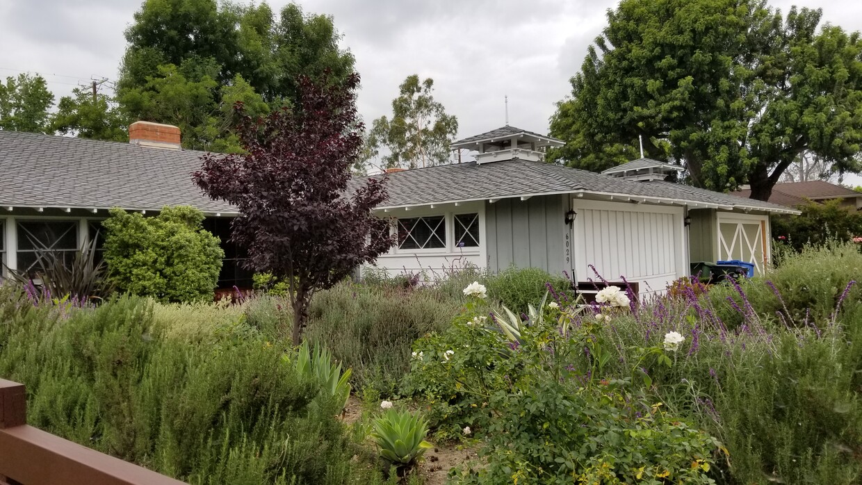 Front - 6029 Greenbush Ave