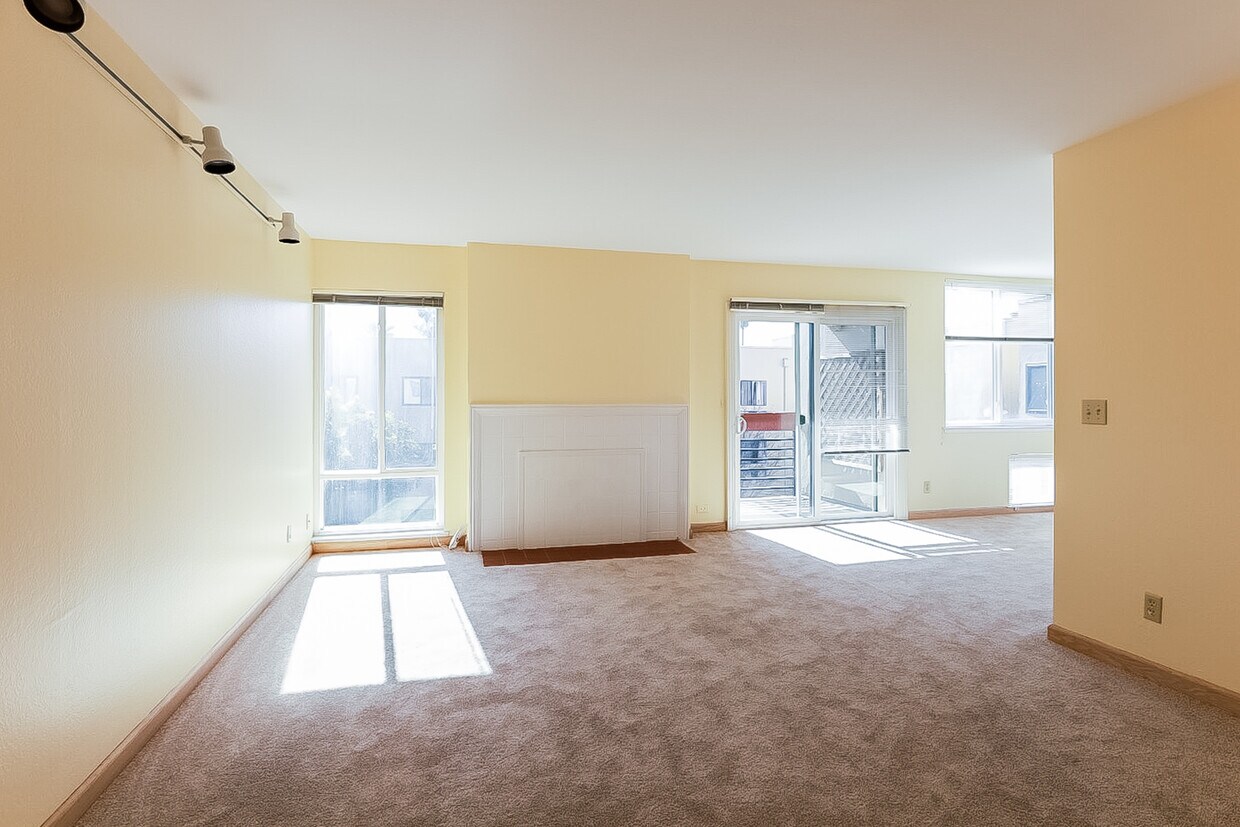 Foto principal - 924 Beach Park Blvd
