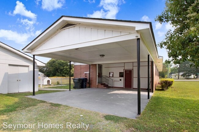 Building Photo - 3 br, 1.5 bath House - 801 S Vance Street