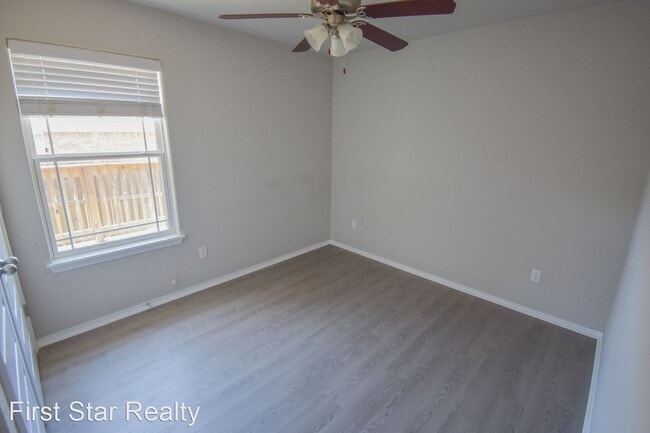 Building Photo - 3 br, 2 bath House - 818 Hindman Drive #1