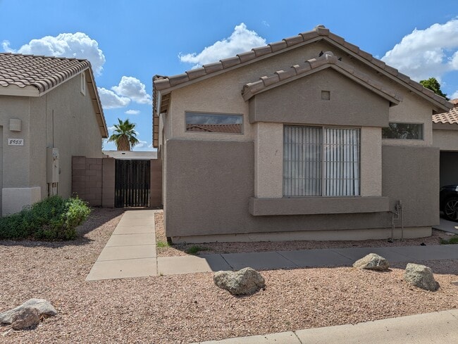 Building Photo - 8947 E Crescent Ave